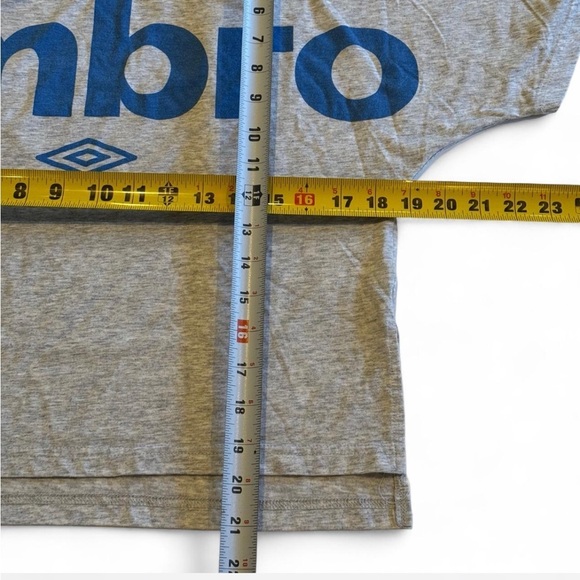 Women’s Umbro Gray Cropped T-Shirt Medium - Picture 3 of 4